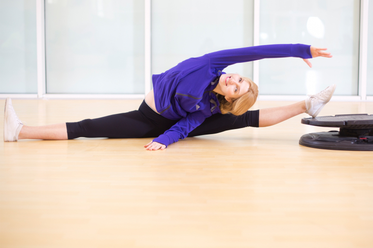 Peregangan Sederhana di Rumah untuk Semua Usia Peregangan Sederhana di Rumah untuk Semua Usia